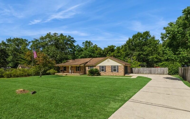 401 Ashley Dr, Crestview, FL 32536