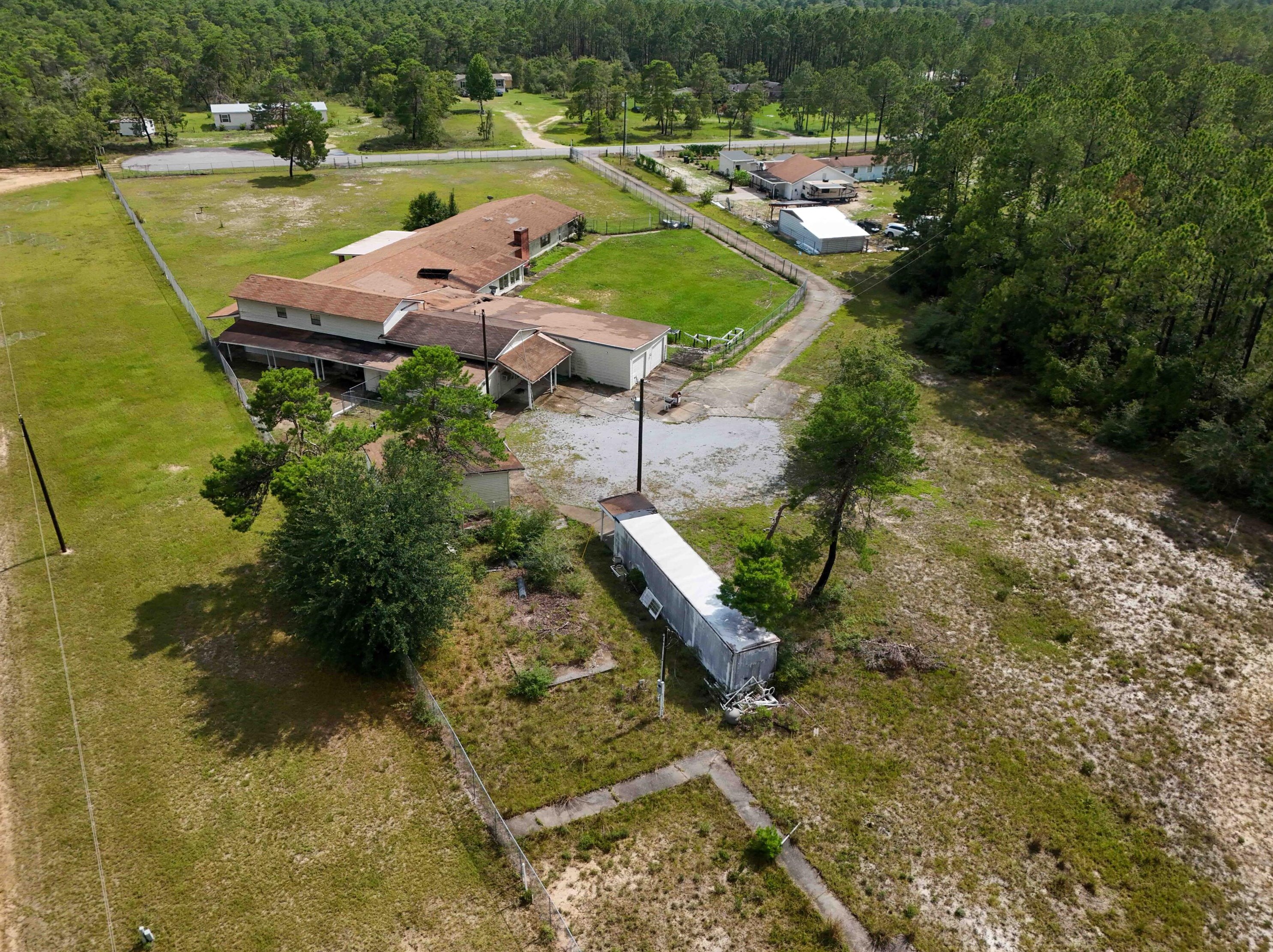 46 Veterans Ln, Freeport, FL 32439