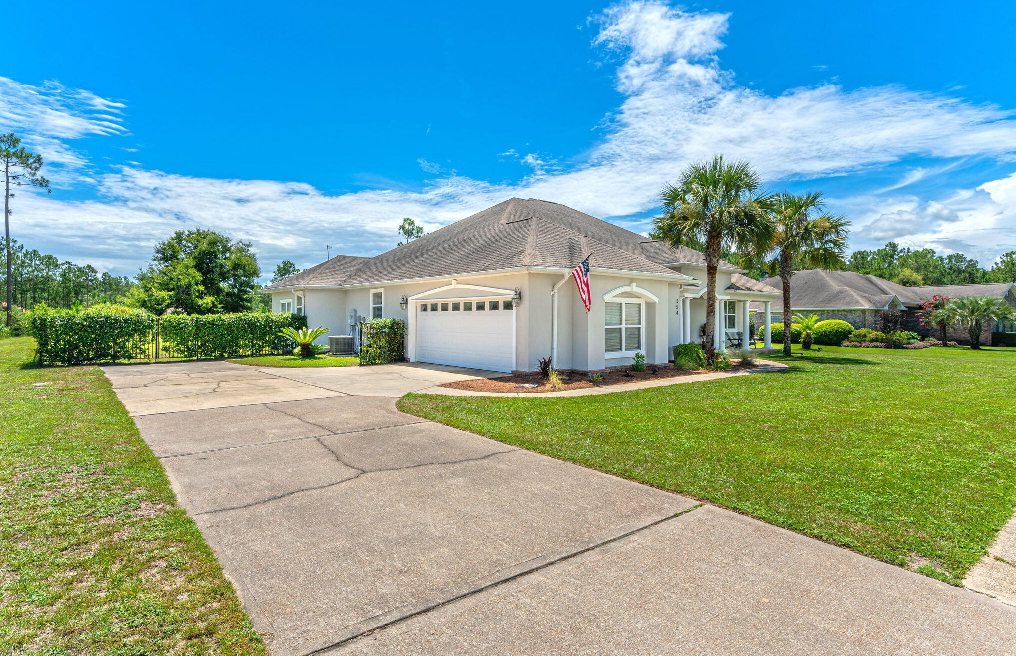 354 E Club House Dr E, Freeport, FL 32439