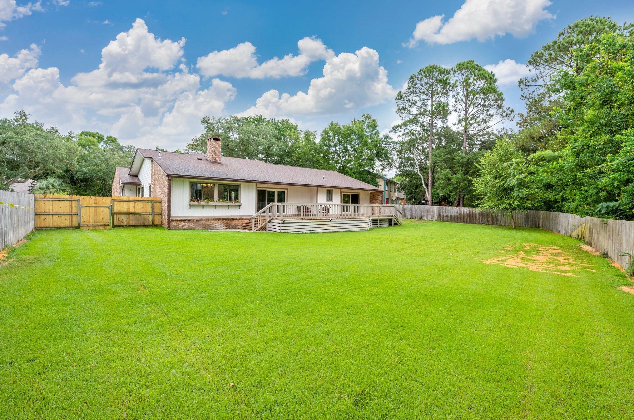 917 Lido Cir, Niceville FL  32578-4404 exterior