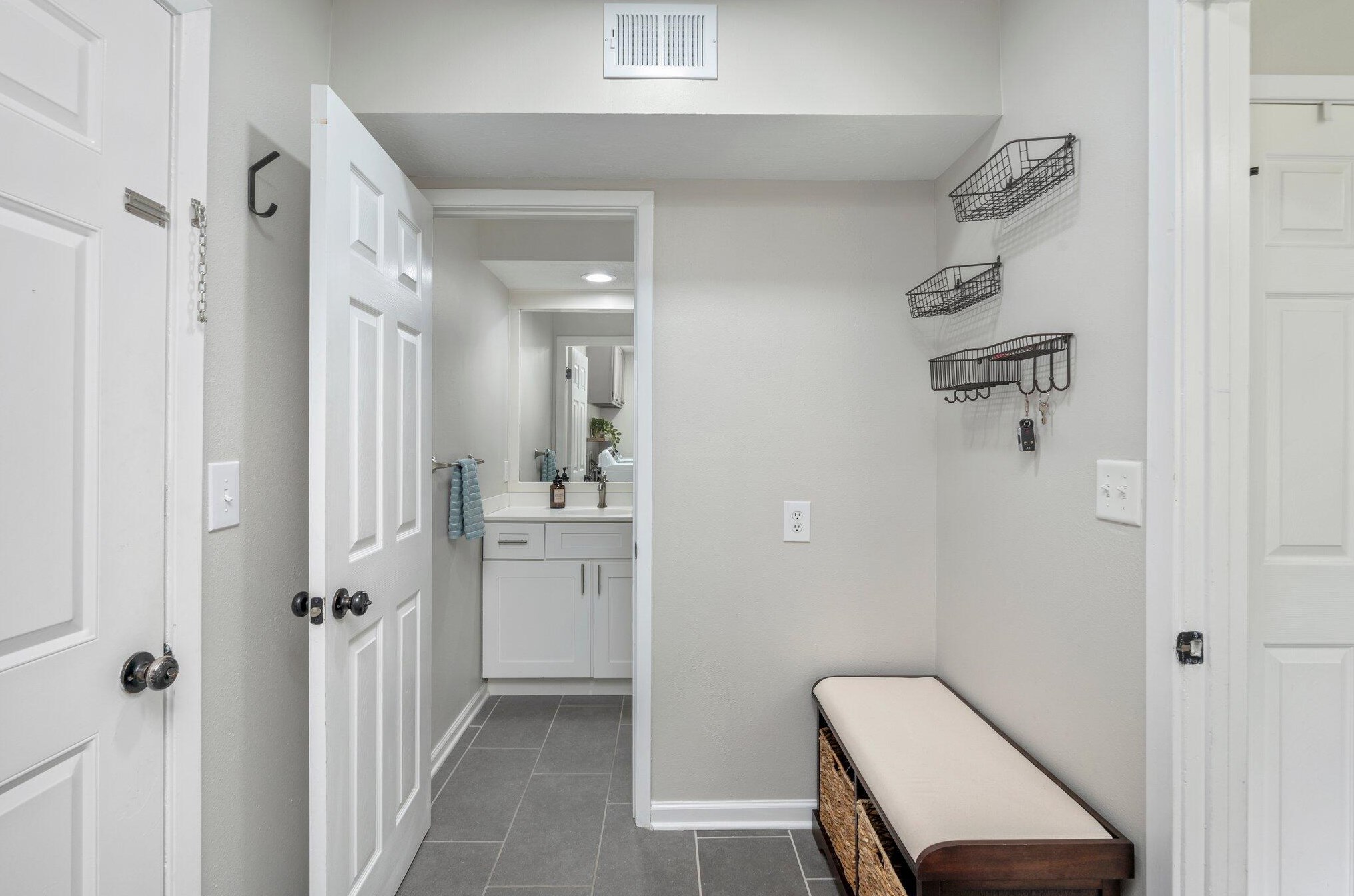 917 Lido Cir, Niceville FL  32578-4404 exterior