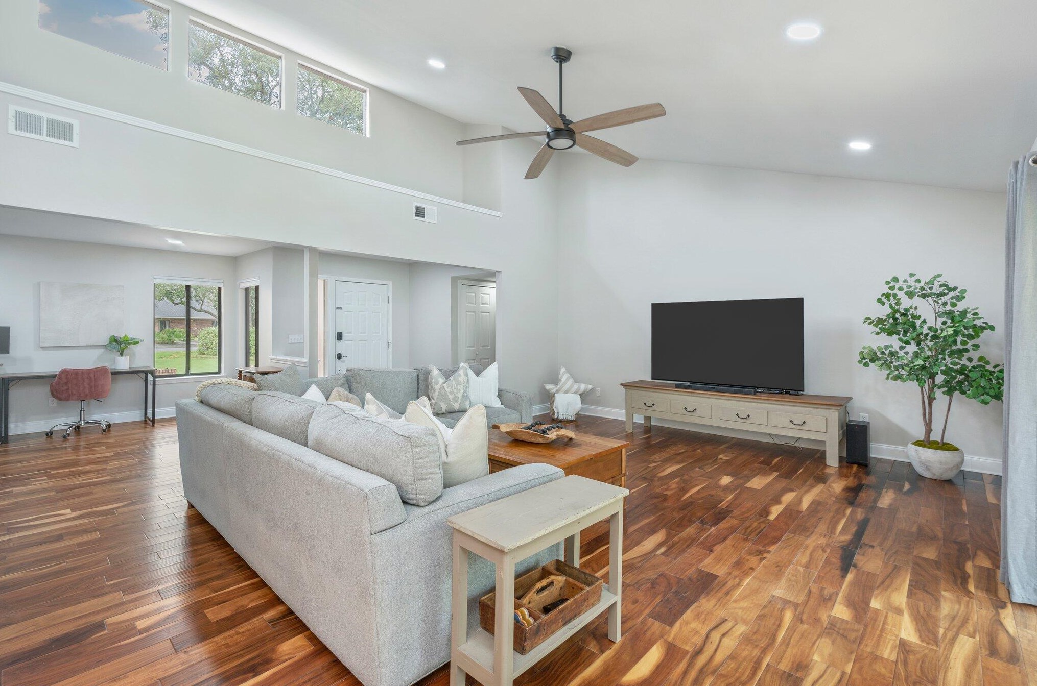 917 Lido Cir, Niceville FL  32578-4404 exterior