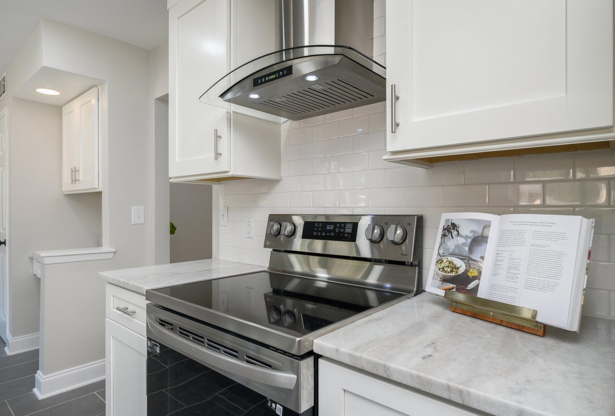 917 Lido Cir, Niceville FL  32578-4404 exterior