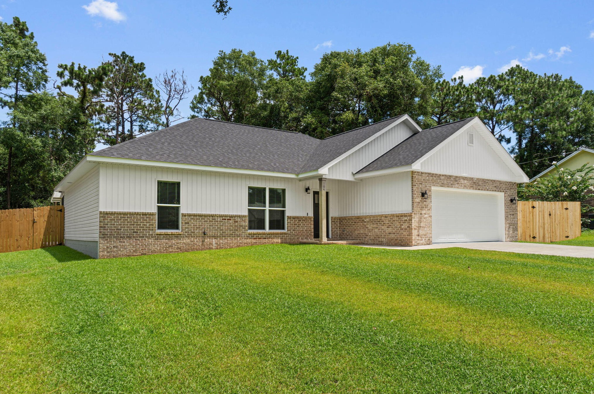 104 Jacob Dr, Crestview, FL 32536