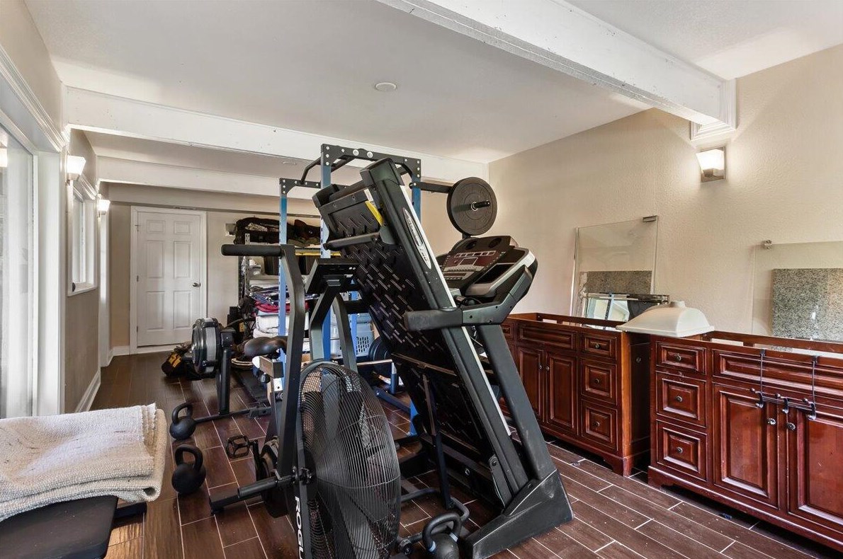 3049 Highway 98, Mary Esther FL  32569-1367 exterior