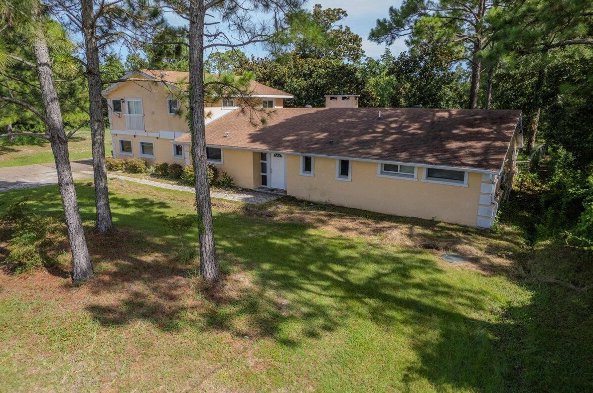 3049 Highway 98, Mary Esther FL  32569-1367 exterior