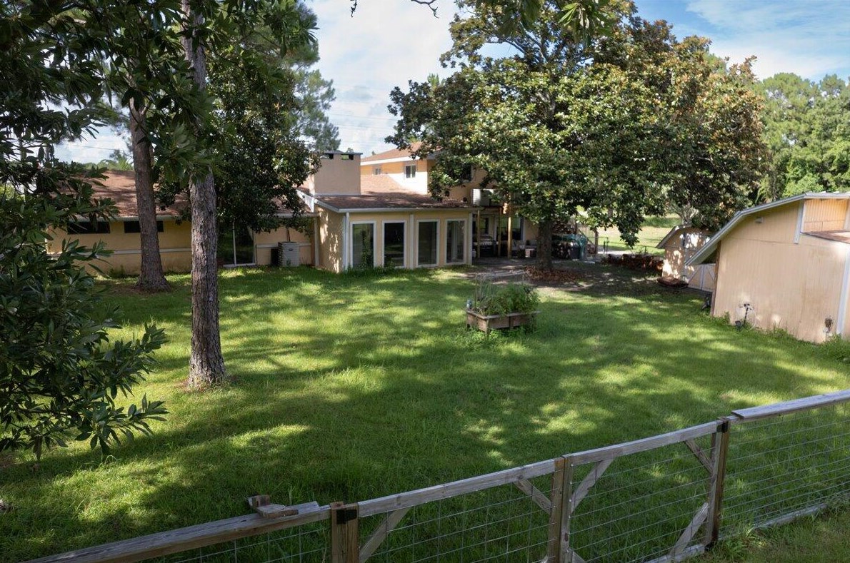 3049 Highway 98, Mary Esther FL  32569-1367 exterior