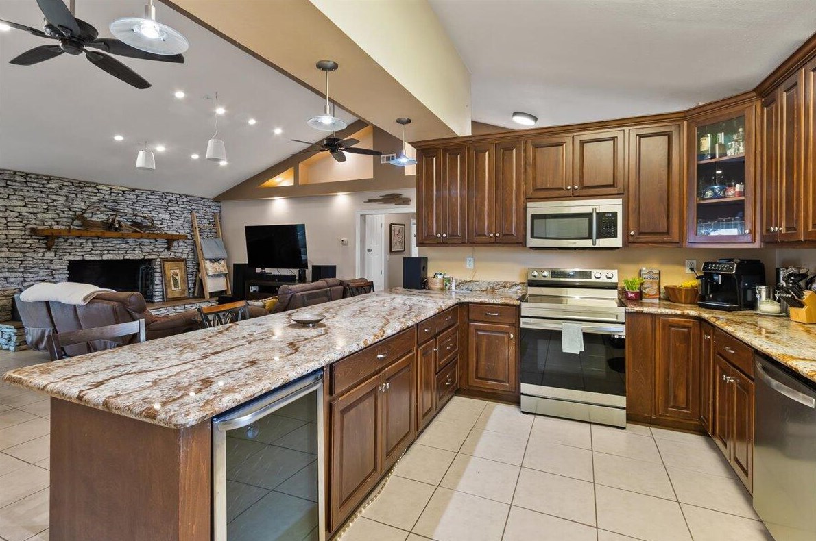 3049 Highway 98, Mary Esther FL  32569-1367 exterior