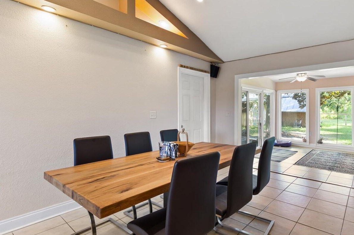 3049 Highway 98, Mary Esther FL  32569-1367 exterior