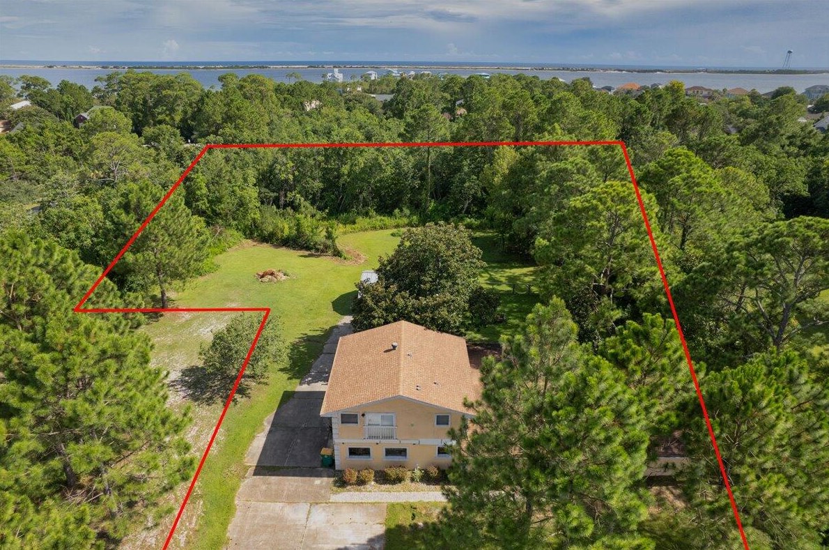 3049 Highway 98, Mary Esther FL  32569-1367 exterior