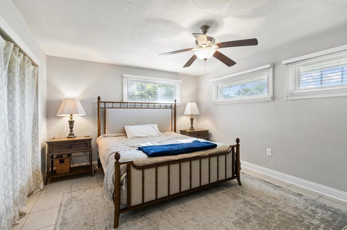 3049 Highway 98, Mary Esther FL  32569-1367 exterior