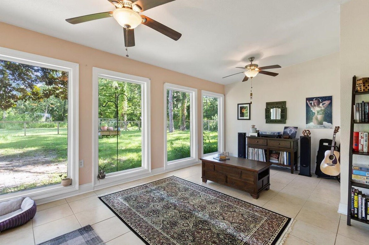 3049 Highway 98, Mary Esther FL  32569-1367 exterior