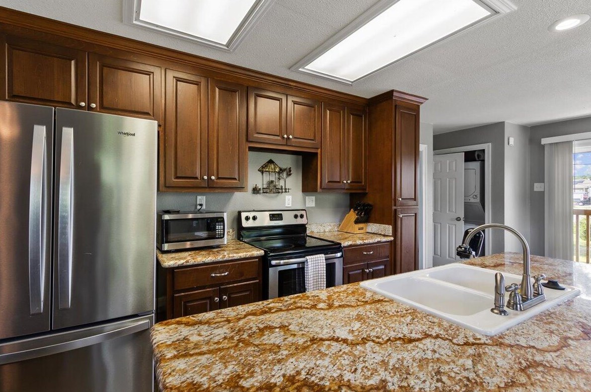 3049 Highway 98, Mary Esther FL  32569-1367 exterior