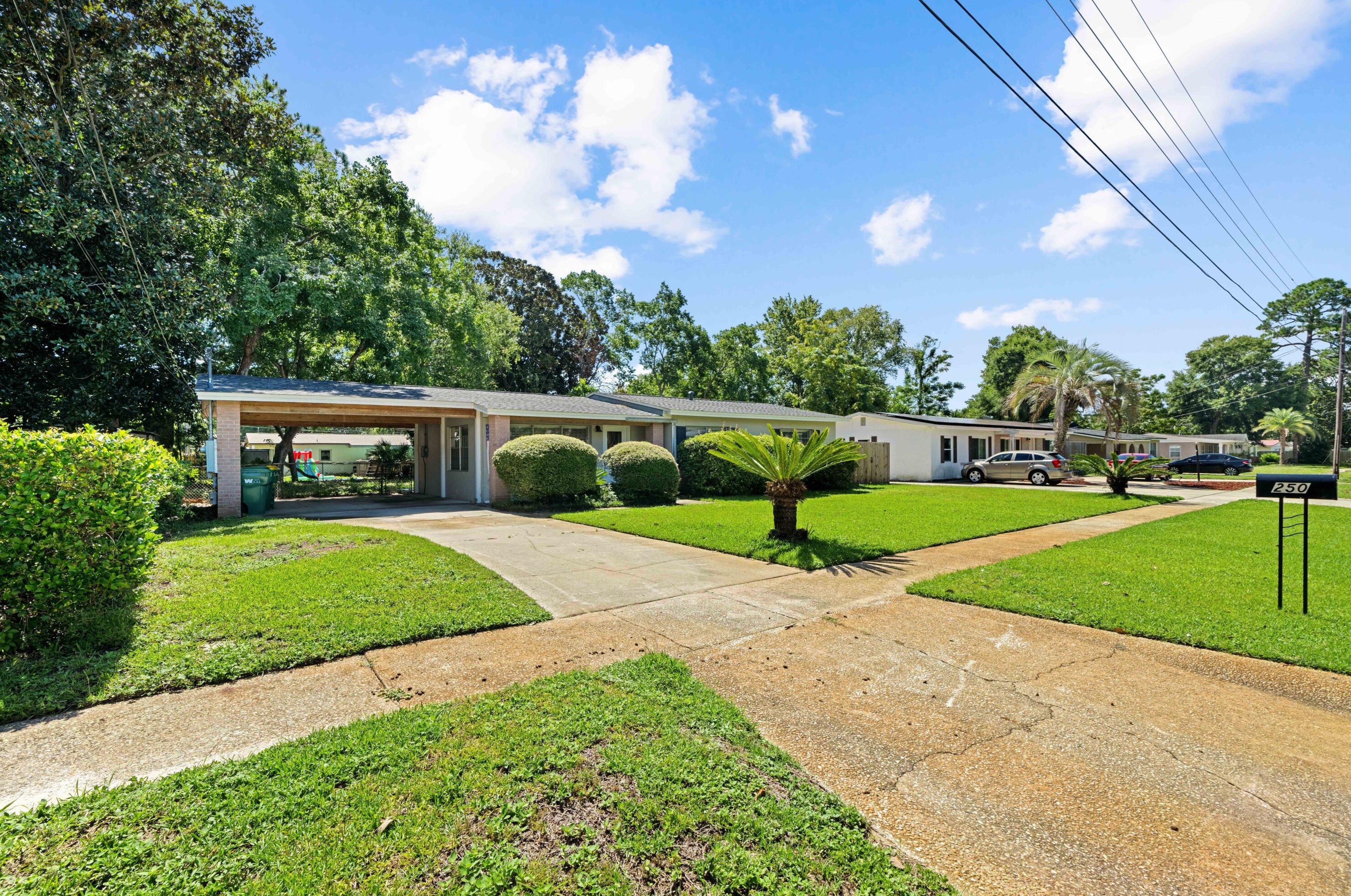250 Gregory Dr, Mary Esther, FL 32569