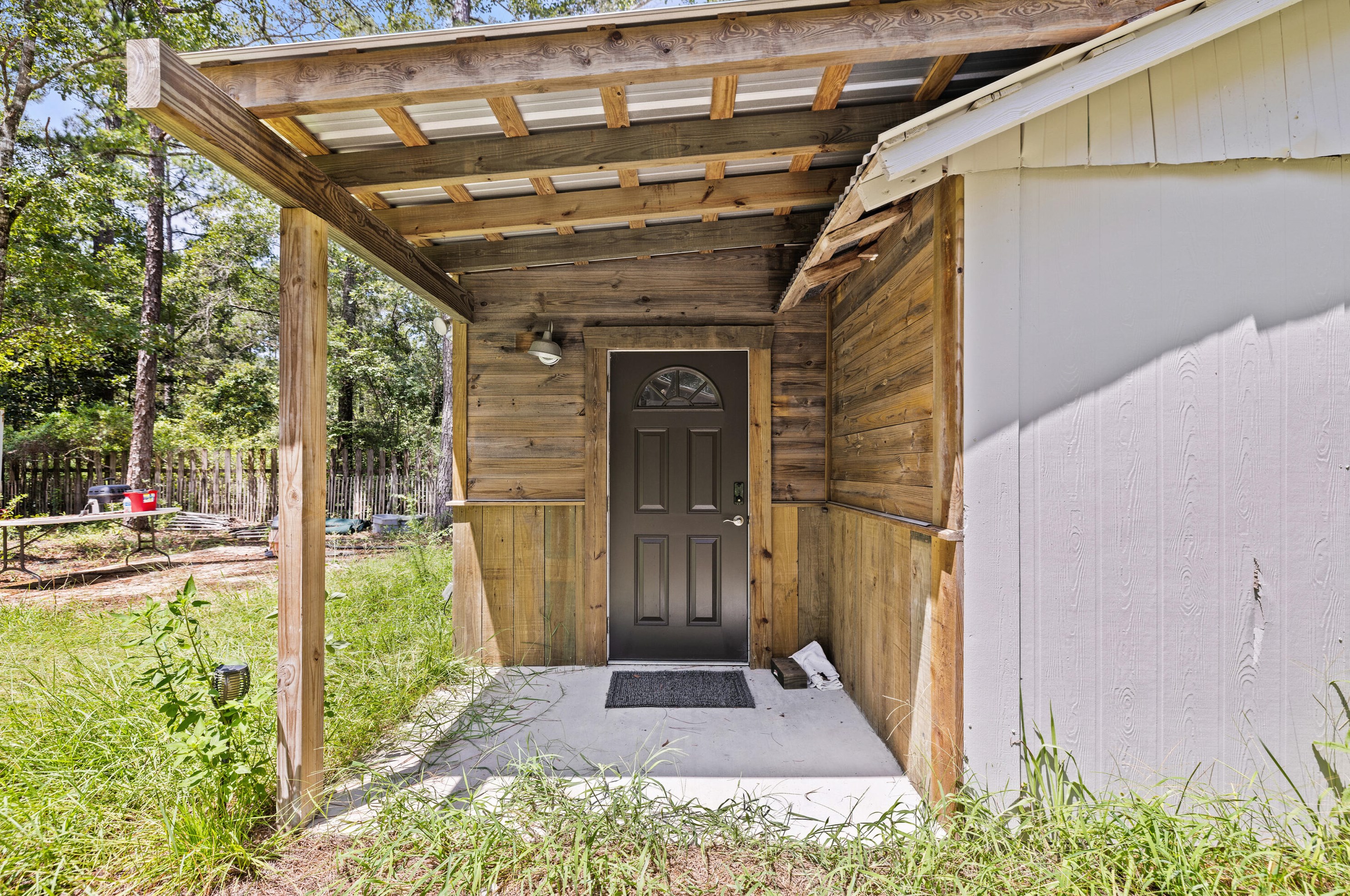 131 Mossy Oak Ln, Freeport, FL 32439