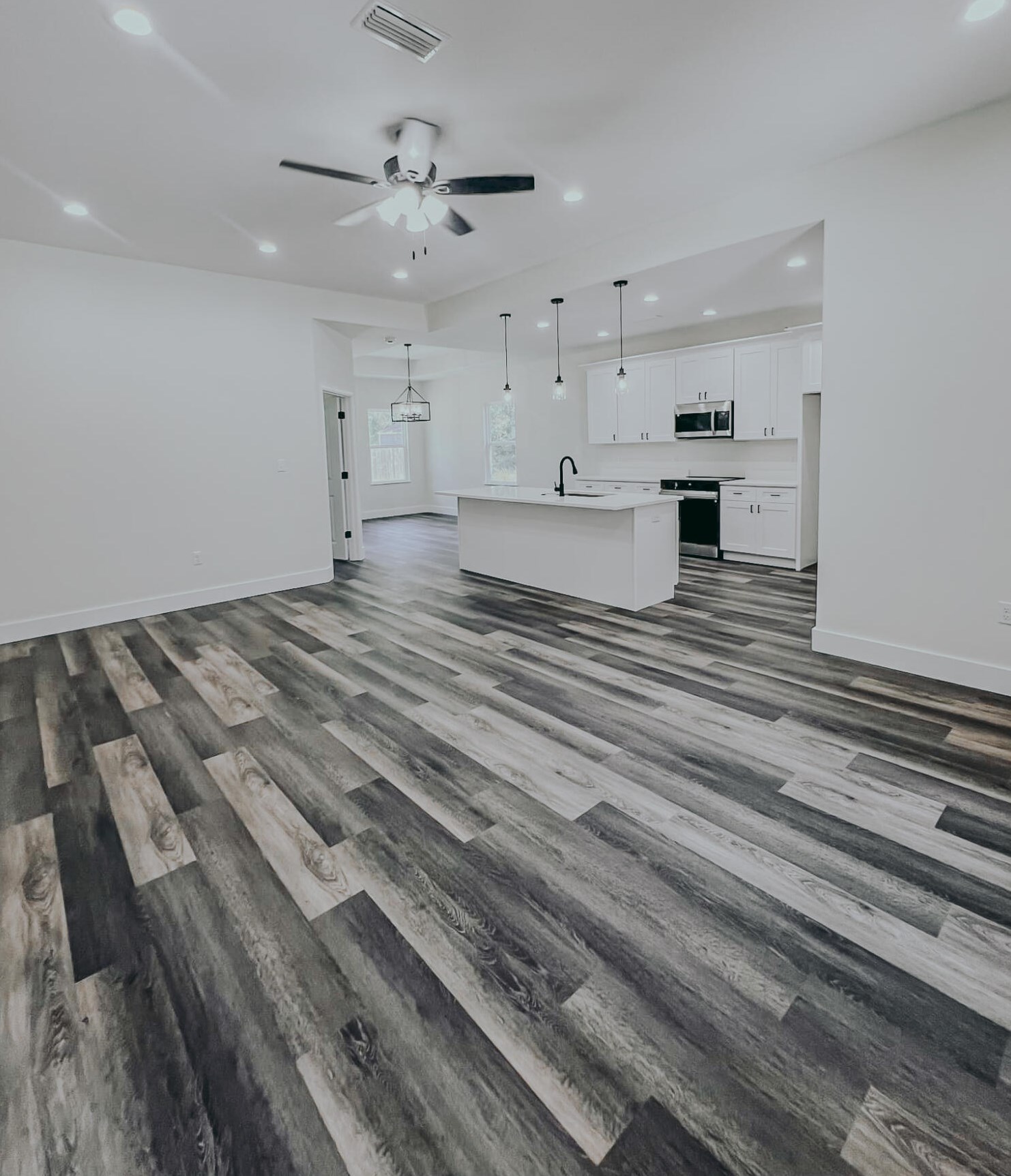 182 Caswell Branch Rd, Freeport, FL 32439