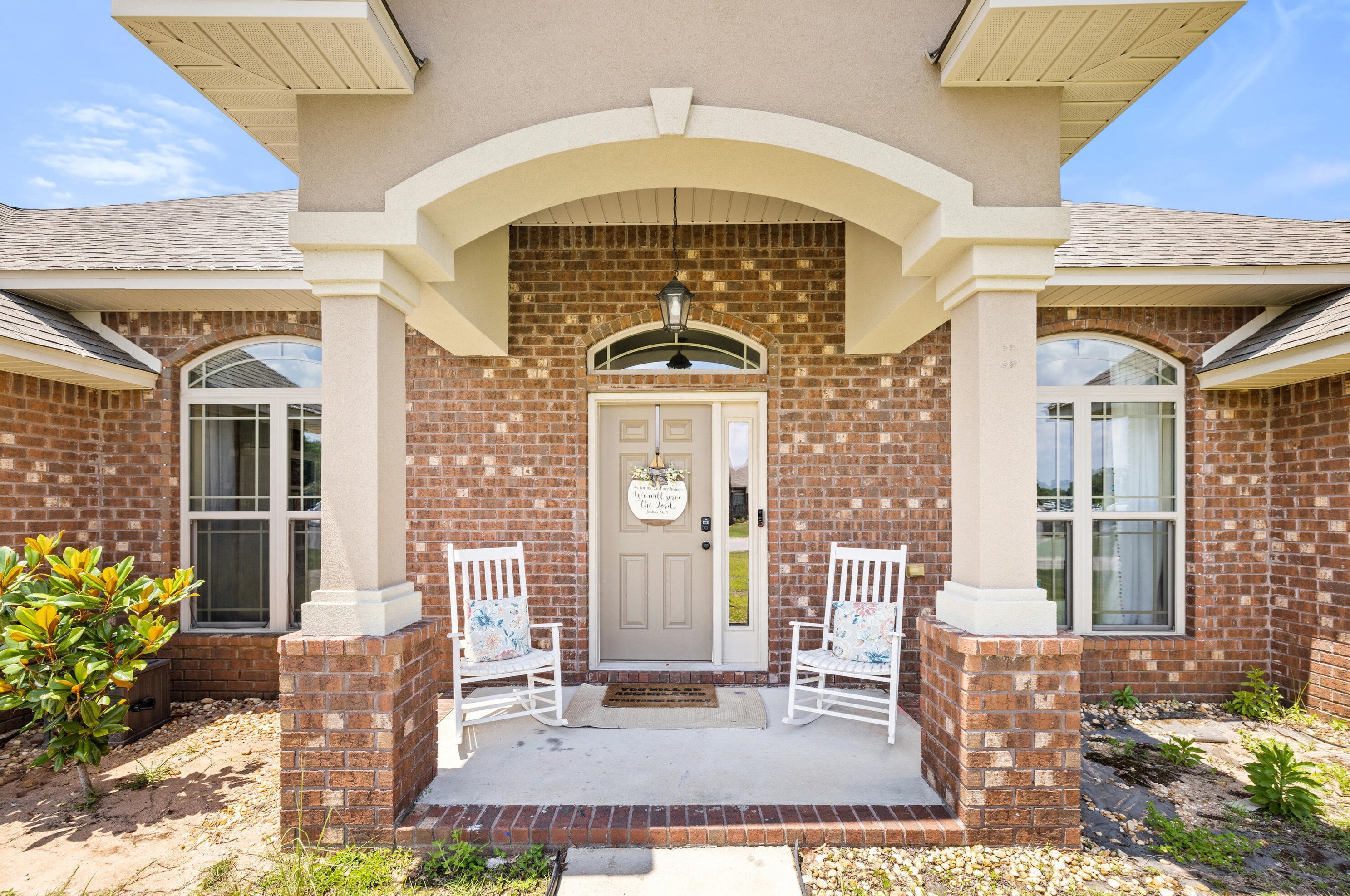 6096 Winchester Cir, Milton, FL 32570