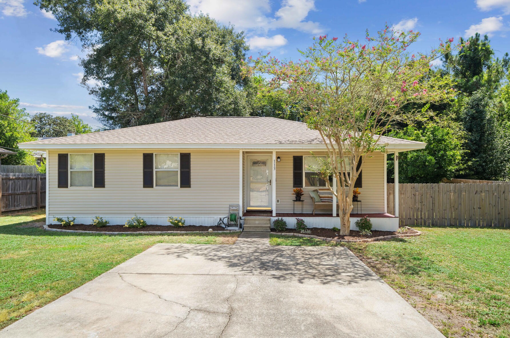 113 Marimba St #b, Mary Esther, FL 32569