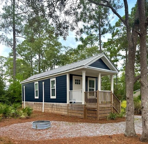 203 Oakcrest Dr, Freeport, FL 32439