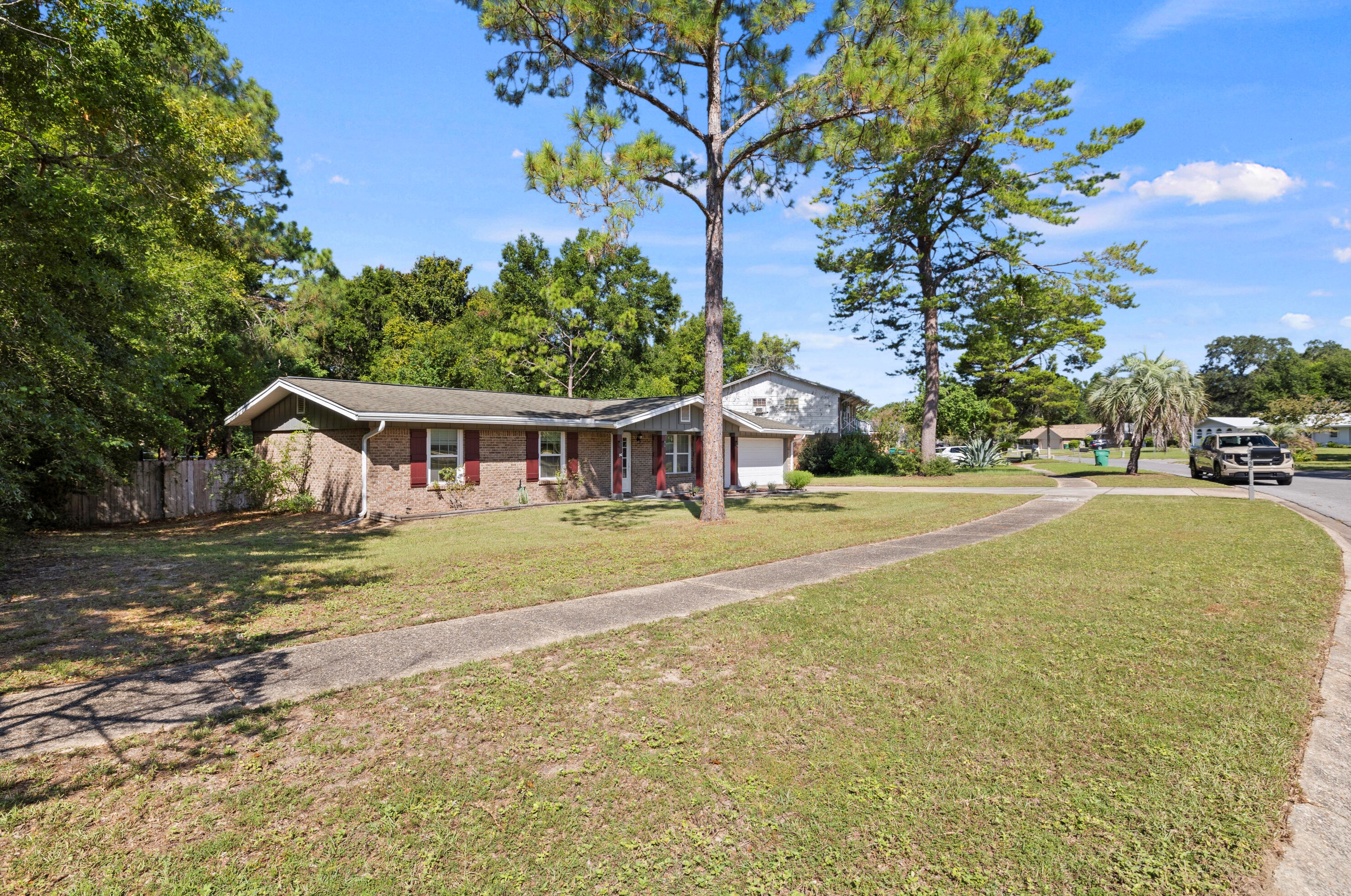 2422 Roberts Dr, Niceville, FL 32578