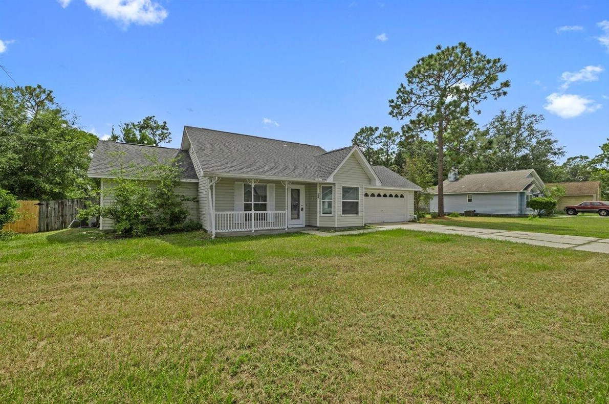 108 W Walker Circle W, Crestview, FL 32539