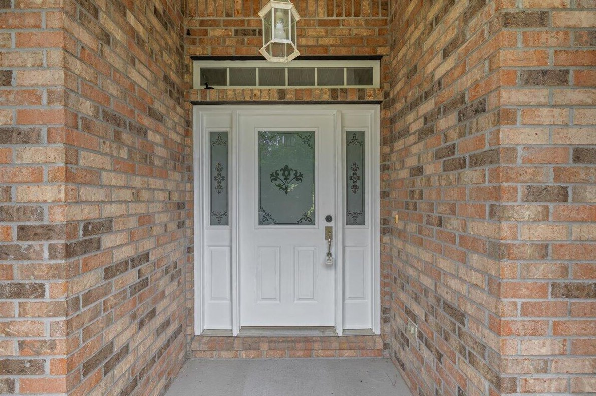 208 Golf Course Dr, Crestview, FL 32536