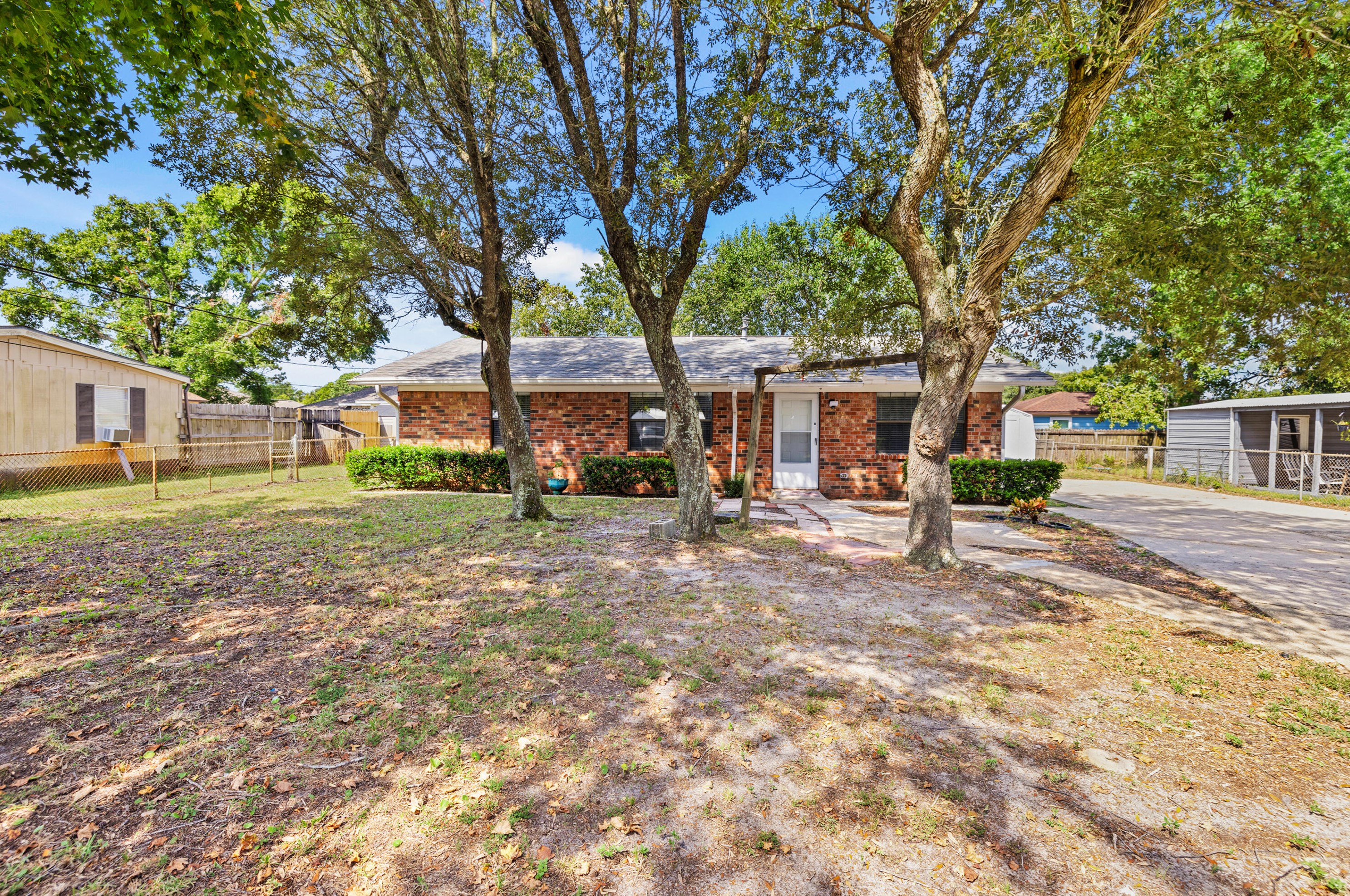 205 Squirrel Haven Rd, Mary Esther, FL 32569
