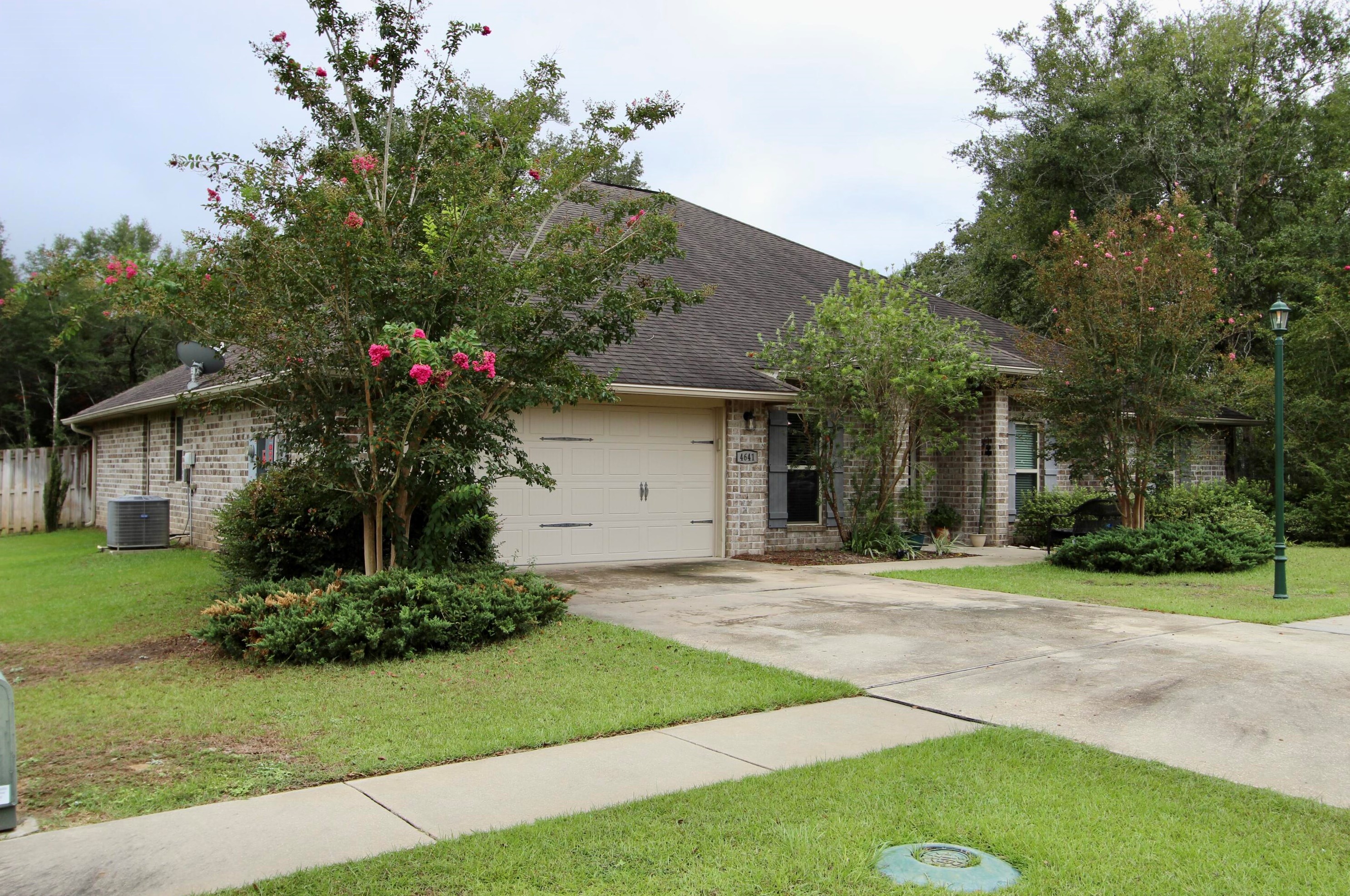 4641 Chanan Dr, Crestview, FL 32539