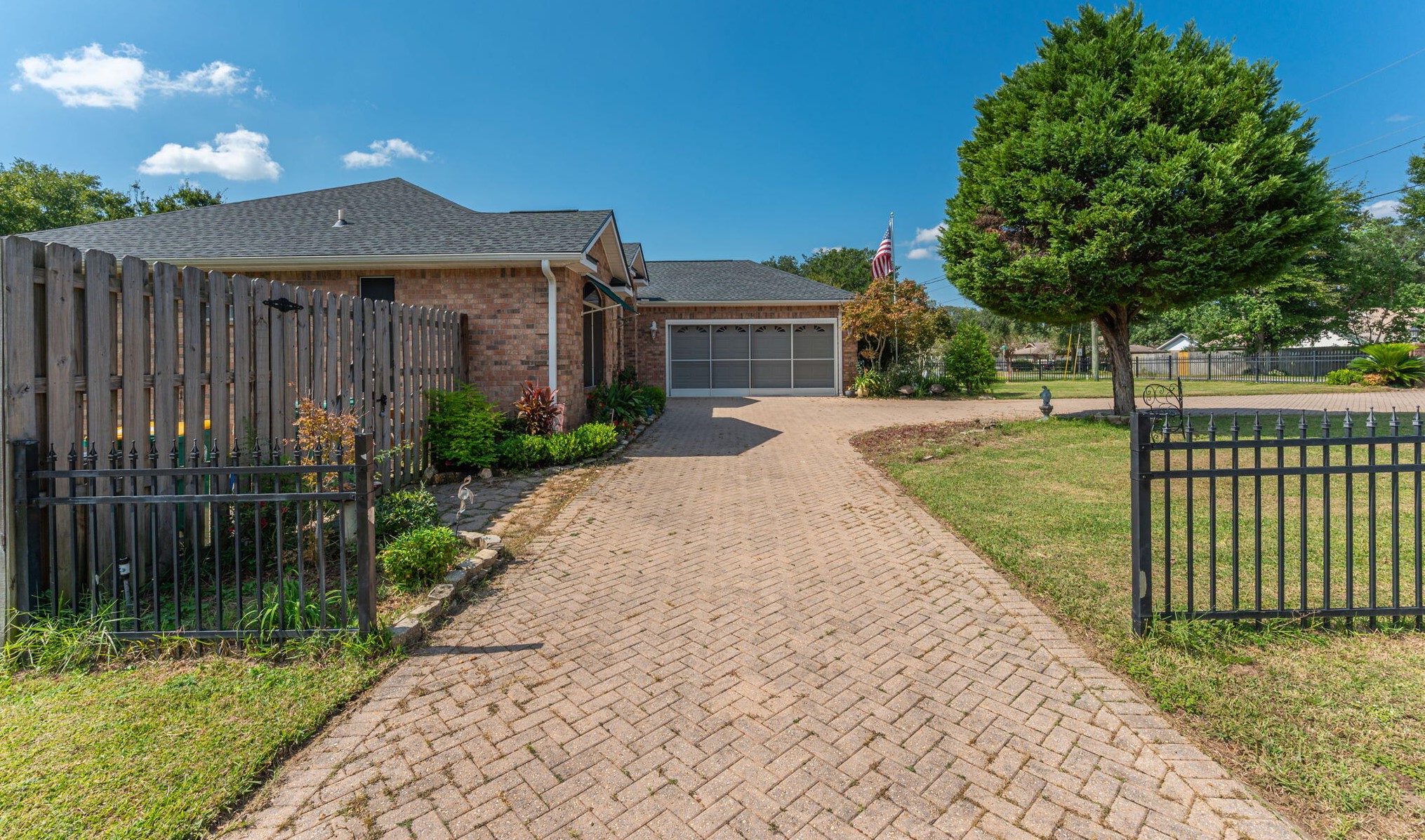 136 10th Ave, Shalimar FL  32579-1507 exterior