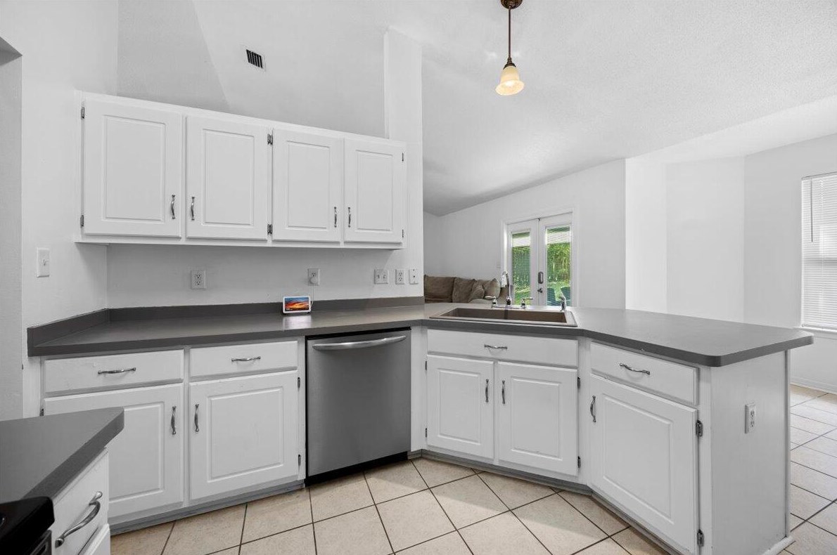 4720 Whitewater Ln, Crestview, FL 32539