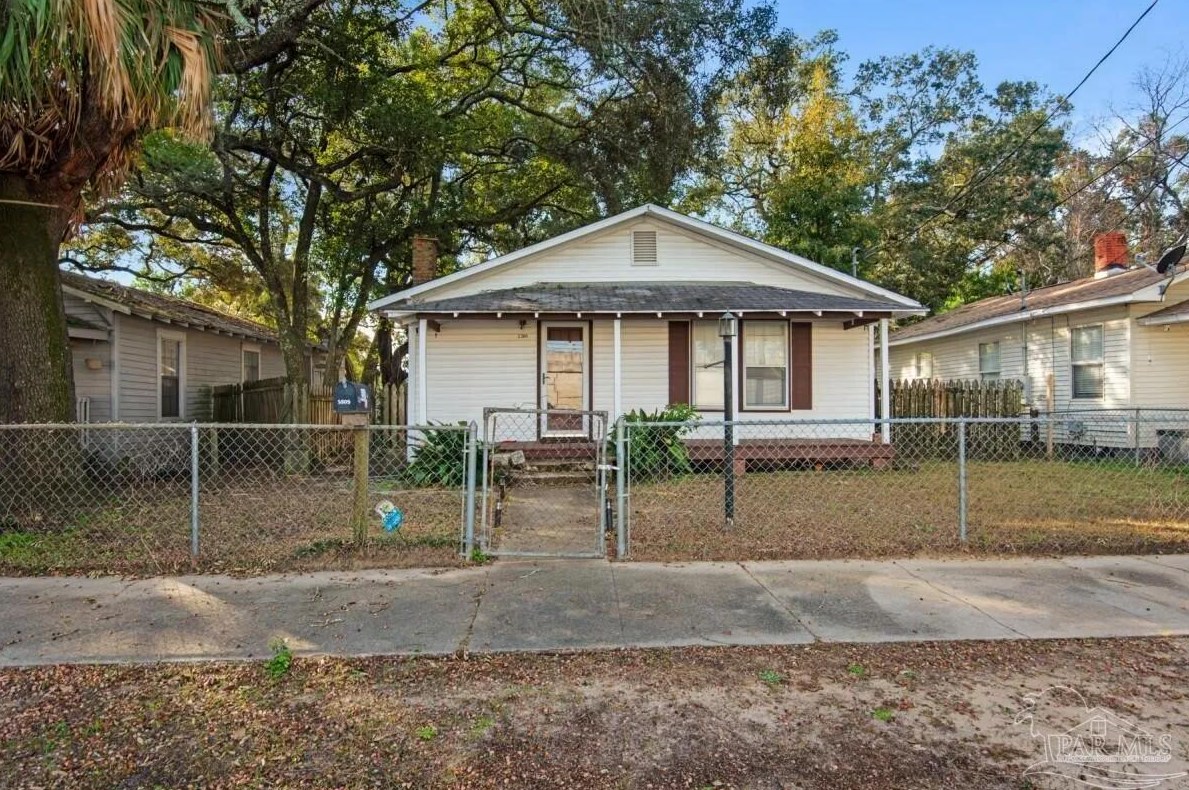 2205 Interlaken St, Pensacola, FL 32502