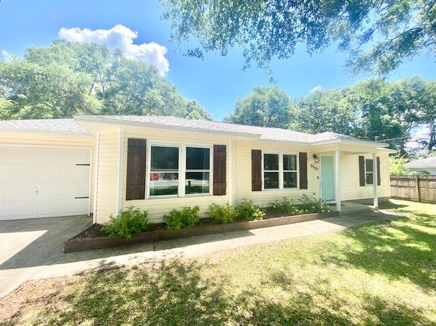 5587 Pine Lake Dr, Crestview, FL 32539