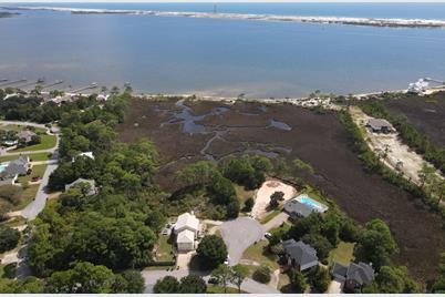 413 Emerald Court, Mary Esther, FL 32569 - Photo 4