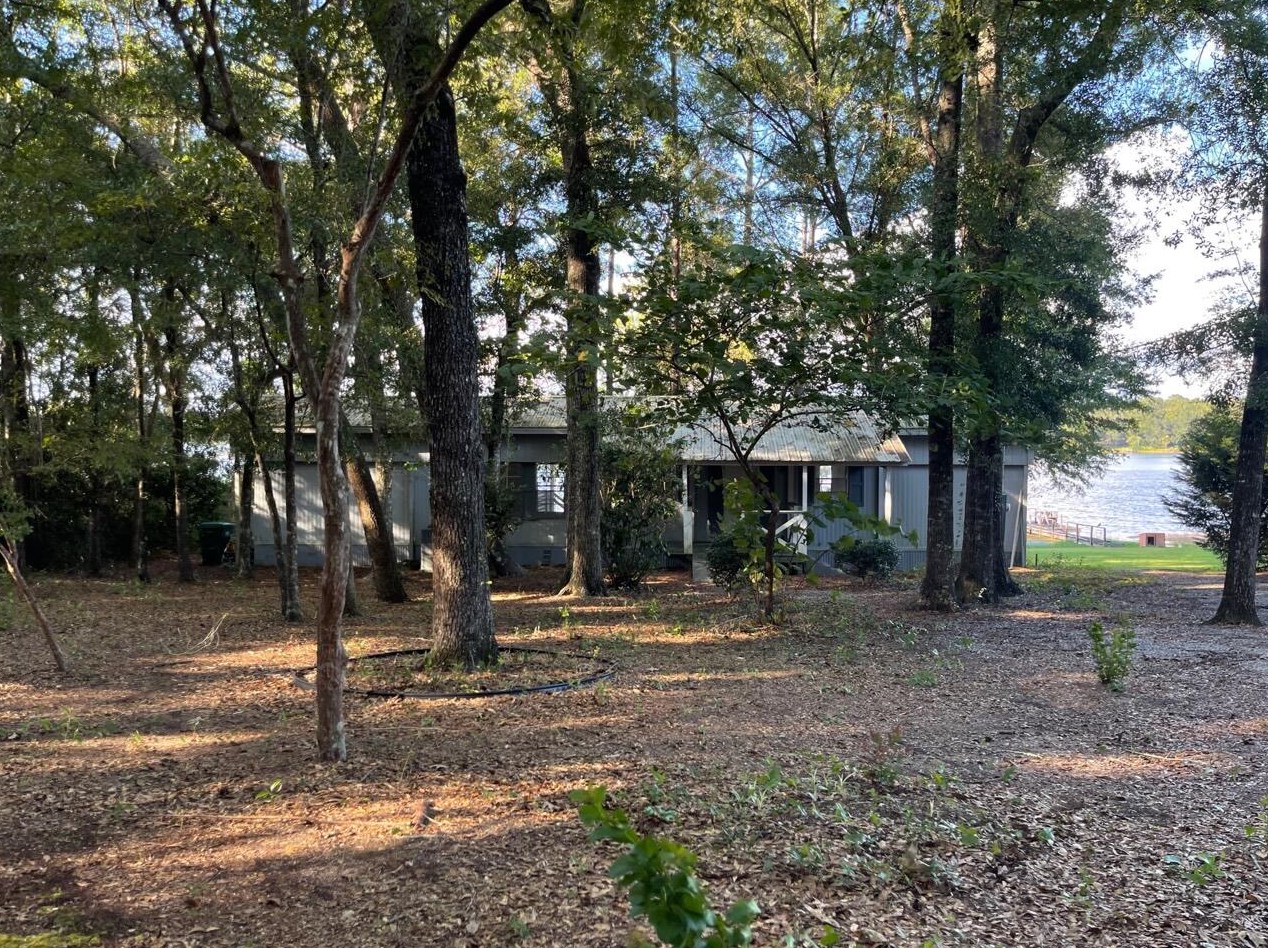 90 Bell Dr, Defuniak Springs, FL 32433-7660