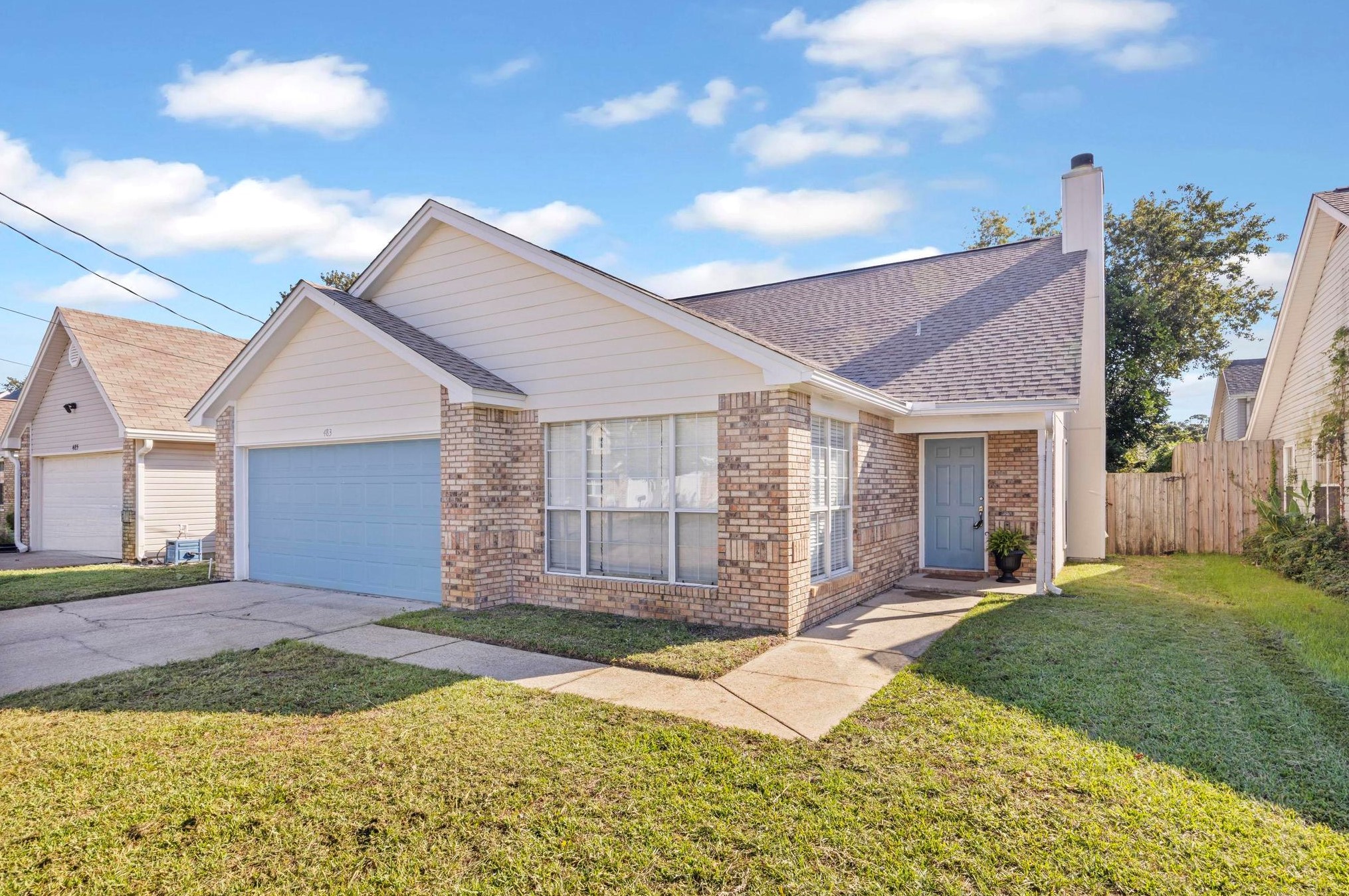 483 Sandy Rdg Cir, Mary Esther FL  32569-2113 exterior