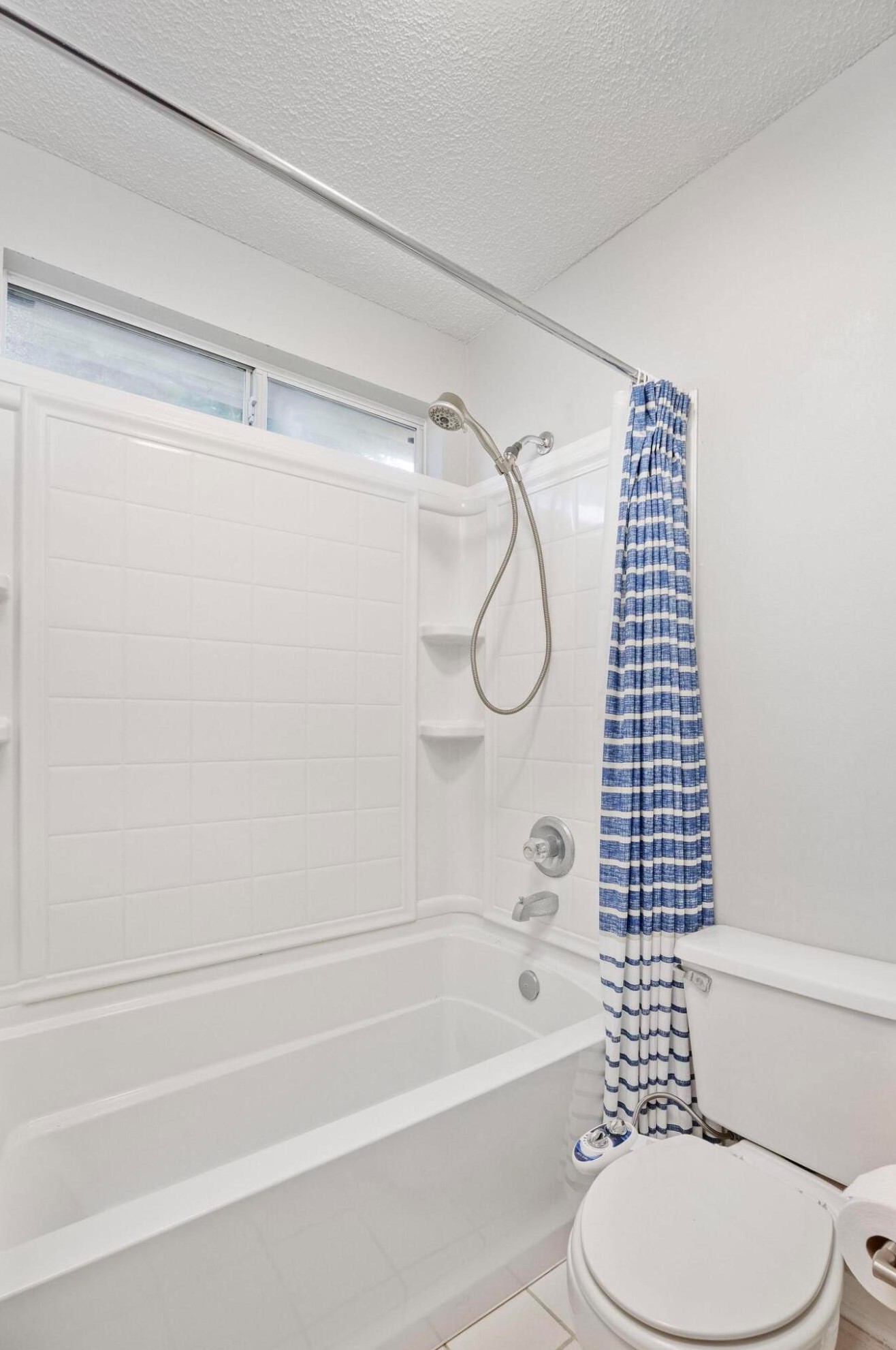 483 Sandy Rdg Cir, Mary Esther FL  32569-2113 exterior