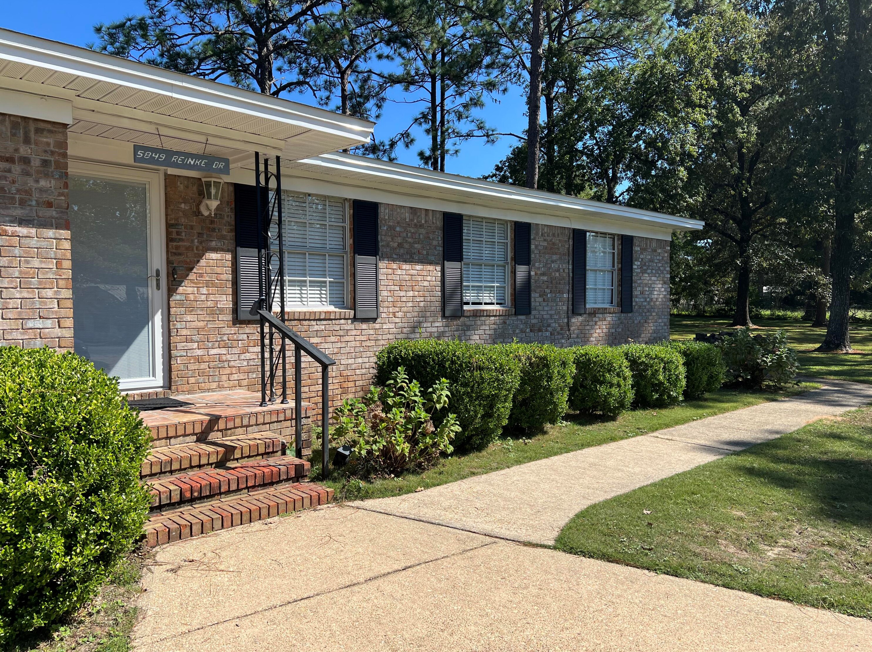 5849 Reinke Dr, Crestview, FL 32539