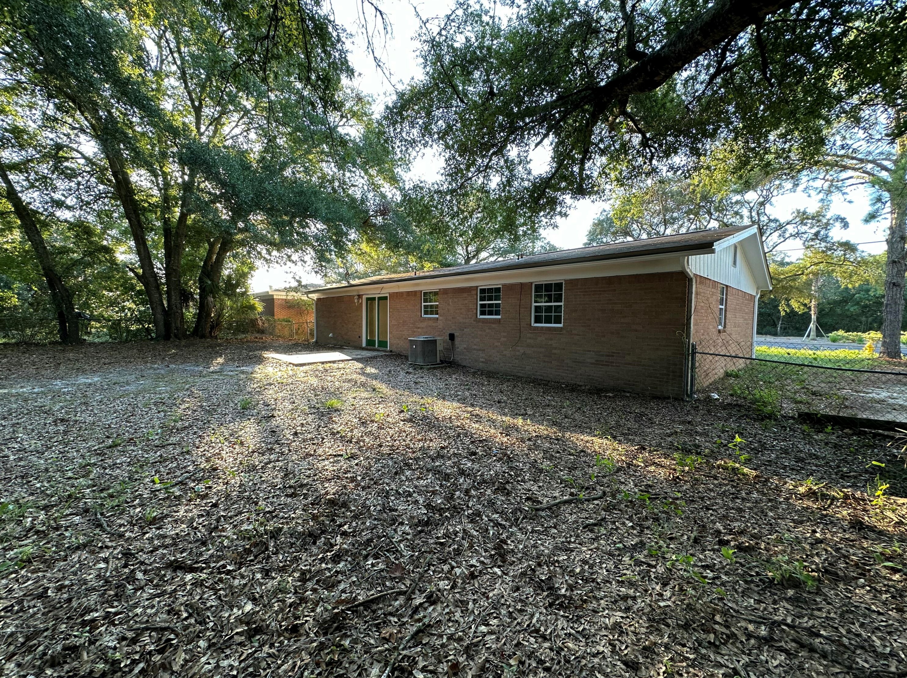 630 Miracle Strip Pkwy, Mary Esther FL 32569-2097 exterior