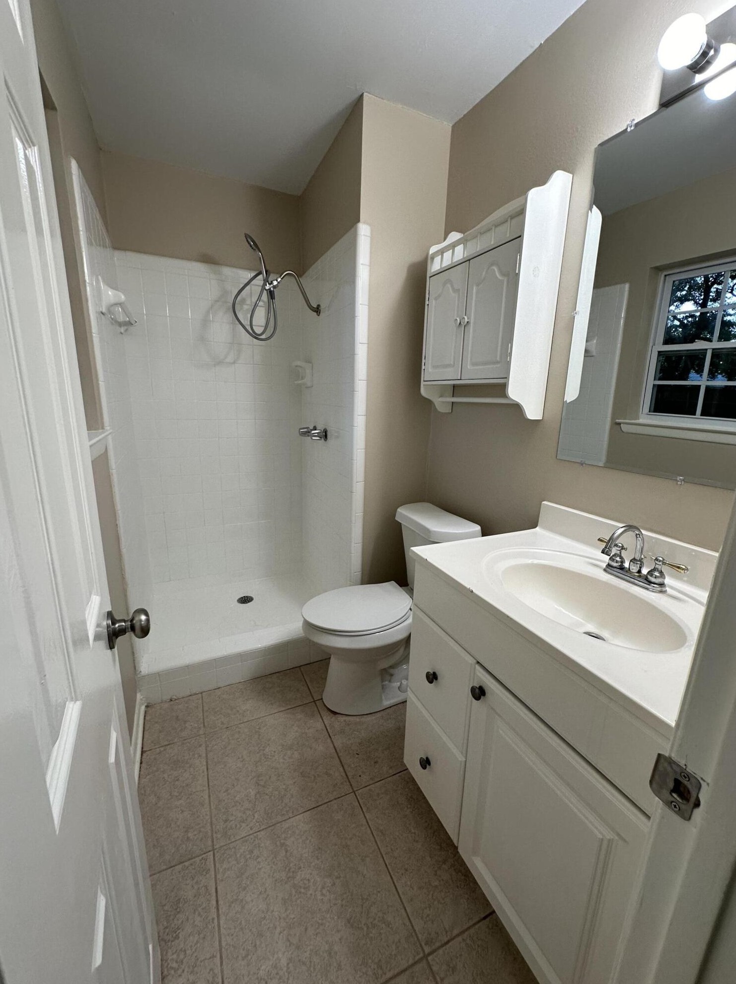 630 Miracle Strip Pkwy, Mary Esther FL 32569-2097 exterior