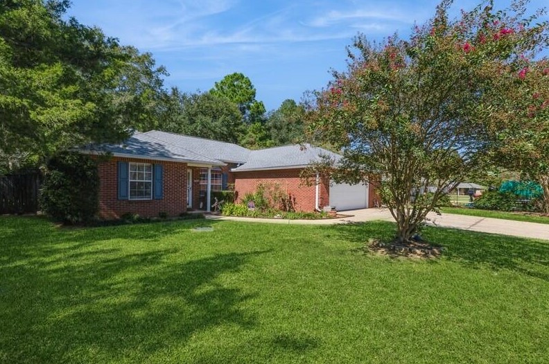 110 Dogwood Ln, Crestview, FL 32536