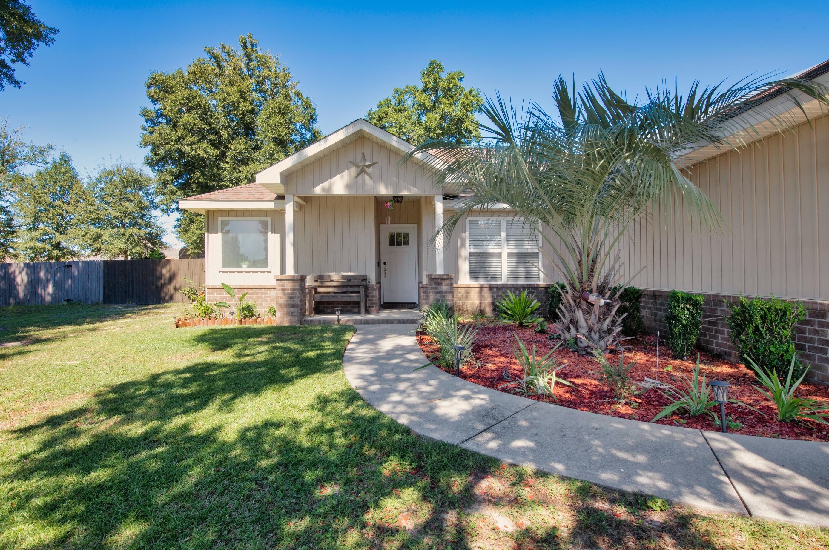 3365 Mclain Dr, Crestview, FL 32539