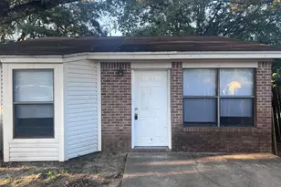 102 Lake St, Crestview, FL 32539 - Photo 1