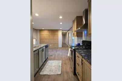 215 E Juniper Avenue E, Defuniak Springs, FL 32433 - Photo 10