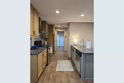 215 E Juniper Avenue E, Defuniak Springs, FL 32433 - Photo 16