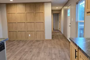 215 E Juniper Ave E, Defuniak Springs, FL 32433 - Photo 18