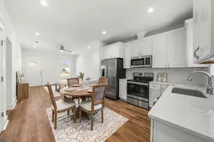 2729 Carol Ln Ln, Panama City, FL 32405 - Photo 8