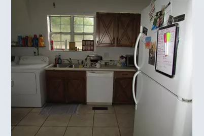 64 W Live Oak Avenue W, Defuniak Springs, FL 32435 - Photo 1