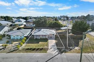 21823 Marlin Ave, Panama City Beach, FL 32413 - Photo 2