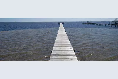 1817 E Smugglers Cove Drive E, Gulf Breeze, FL 32563 - Photo 2