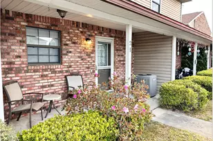 225 Carmel Dr, Fort Walton Beach, FL 32547 - Photo 2